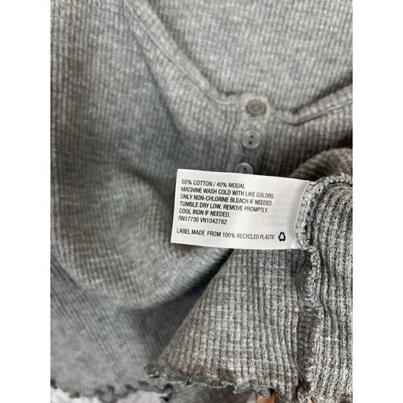 Colsie Soft Light Gray Lettuce Edge Long-Sleeve Cropped Top Blouse Women Size M - Picture 3 of 10